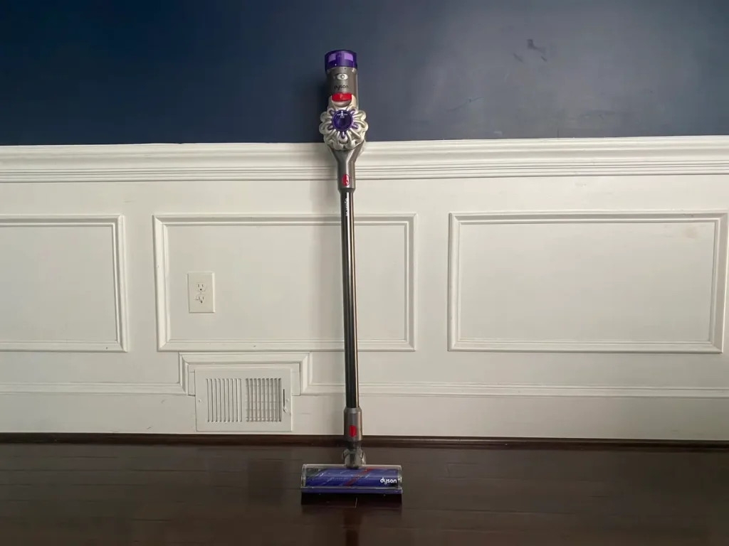 Dyson V8 Review